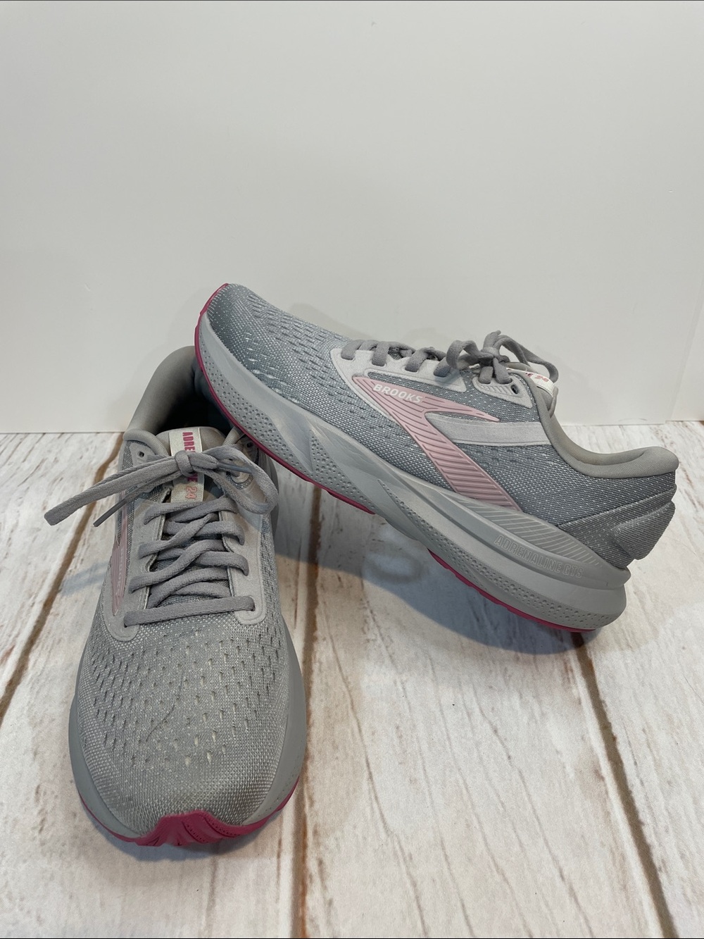 Brooks Adrenaline GTS 24 Women's 9 Gray Pink Sneakers Athletic Running Shoes